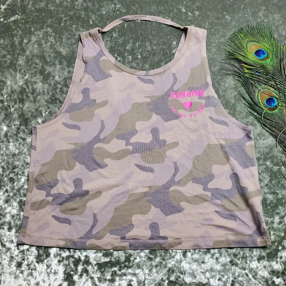Hollister Sport Camo Crop top - Picture 1 of 7